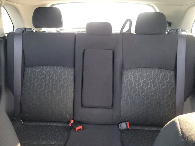 Mitsubishi Outlander Sport Vehicle Full-screen Gallery Image 13