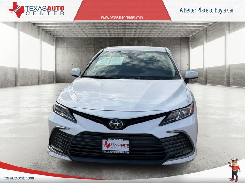 Toyota Camry Vehicle Full-screen Gallery Image 03