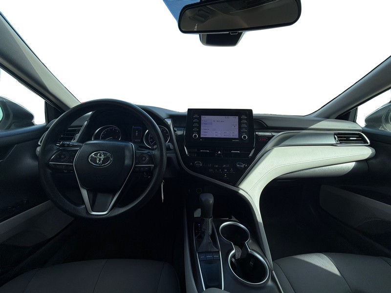 Toyota Camry Vehicle Full-screen Gallery Image 15
