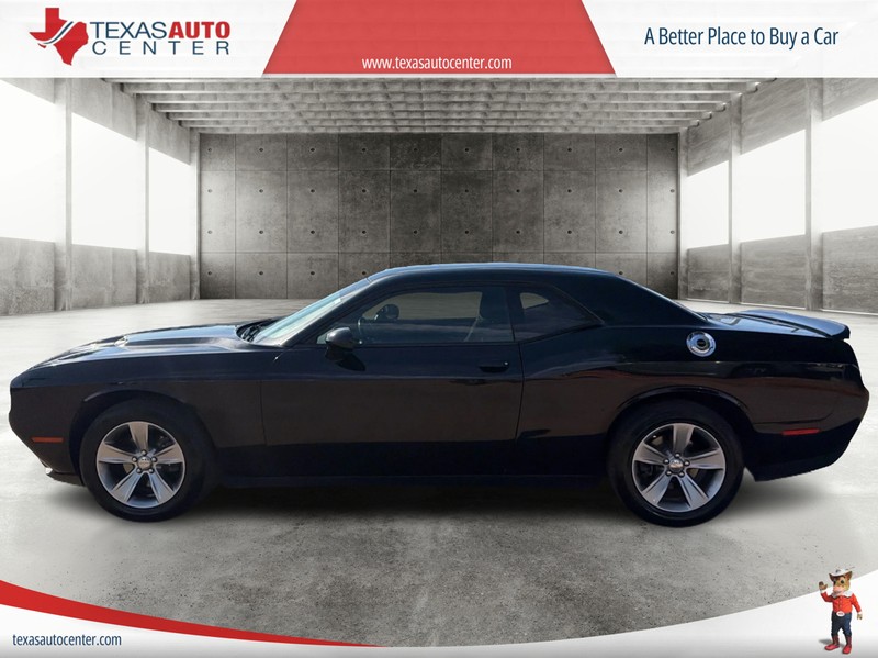 Dodge Challenger Vehicle Full-screen Gallery Image 05