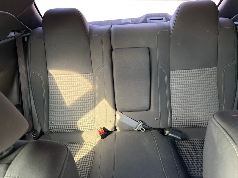 Dodge Challenger Vehicle Full-screen Gallery Image 12