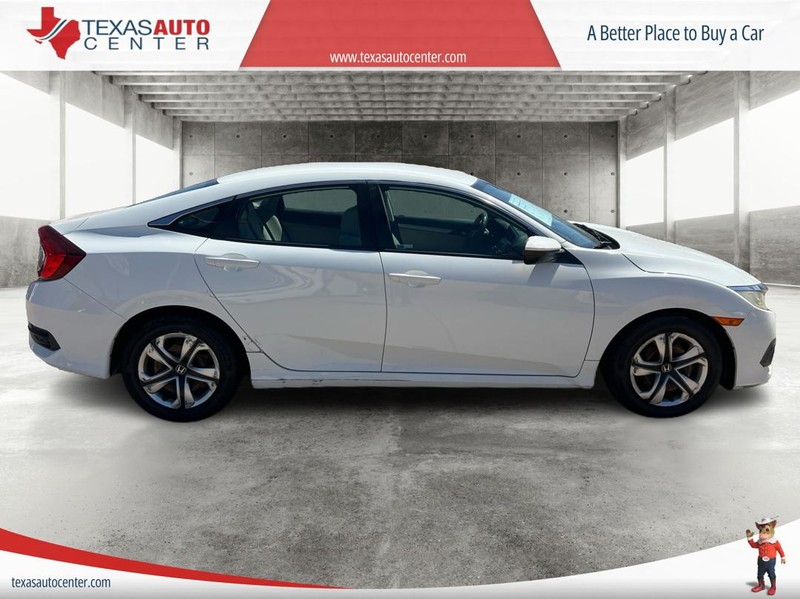 Honda Civic Sedan Vehicle Full-screen Gallery Image 3