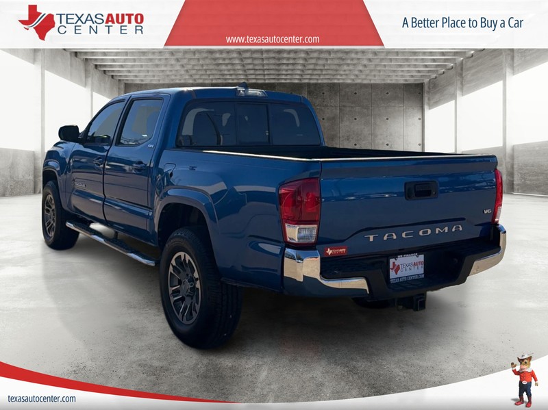 Toyota Tacoma Vehicle Full-screen Gallery Image 08
