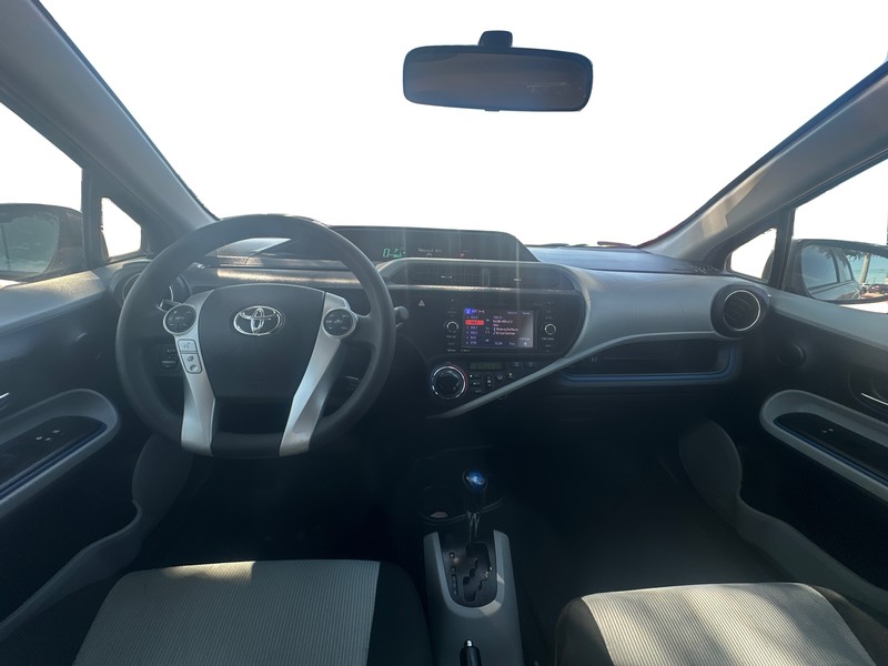 Toyota Prius c Vehicle Full-screen Gallery Image 14