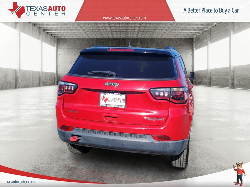 Jeep Compass Vehicle Full-screen Gallery Image 5