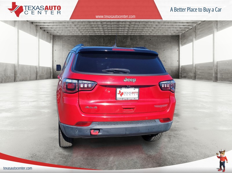 Jeep Compass Vehicle Full-screen Gallery Image 7