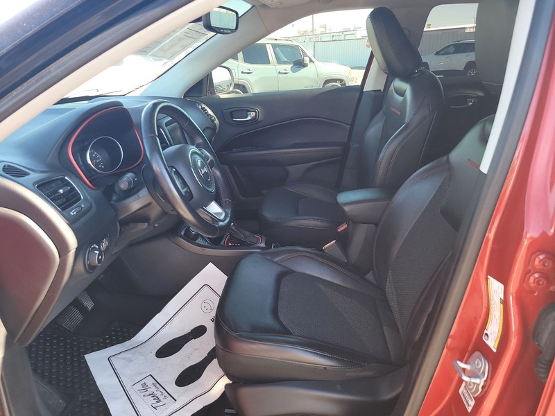 Jeep Compass Vehicle Full-screen Gallery Image 8