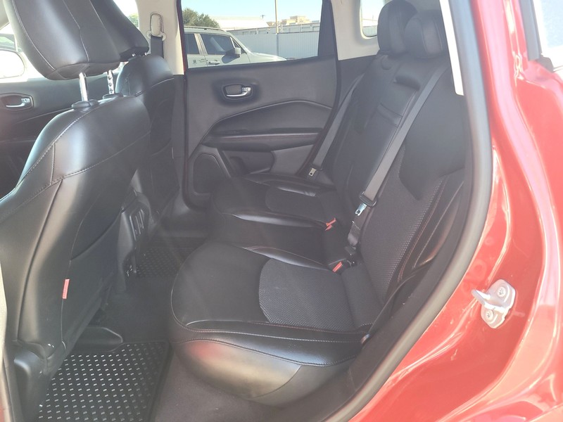 Jeep Compass Vehicle Full-screen Gallery Image 9