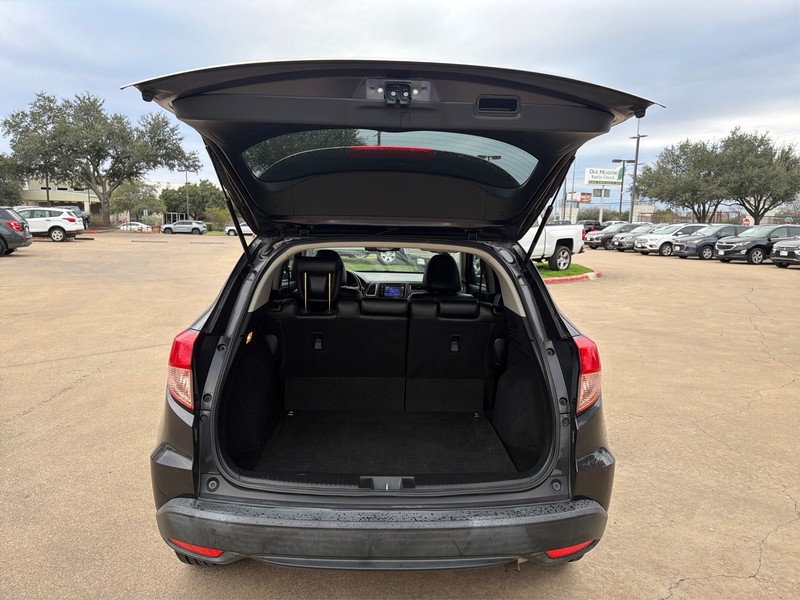 Honda HR-V Vehicle Full-screen Gallery Image 11