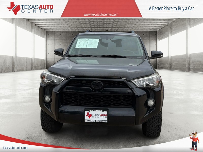 Toyota 4Runner Vehicle Full-screen Gallery Image 03