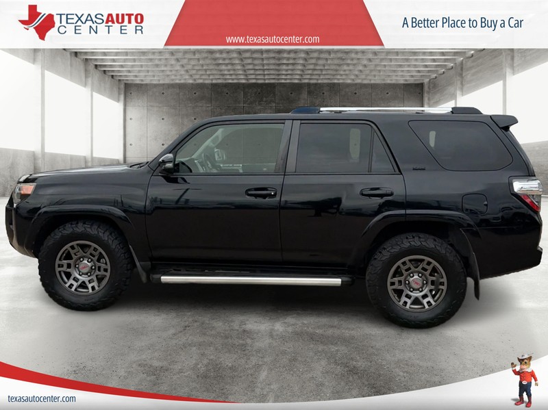 Toyota 4Runner Vehicle Full-screen Gallery Image 05