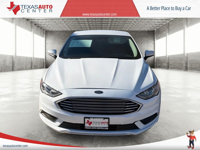 Ford Fusion Vehicle Full-screen Gallery Image 03