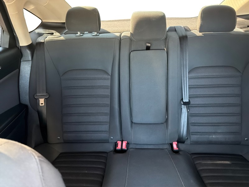 Ford Fusion Vehicle Full-screen Gallery Image 13