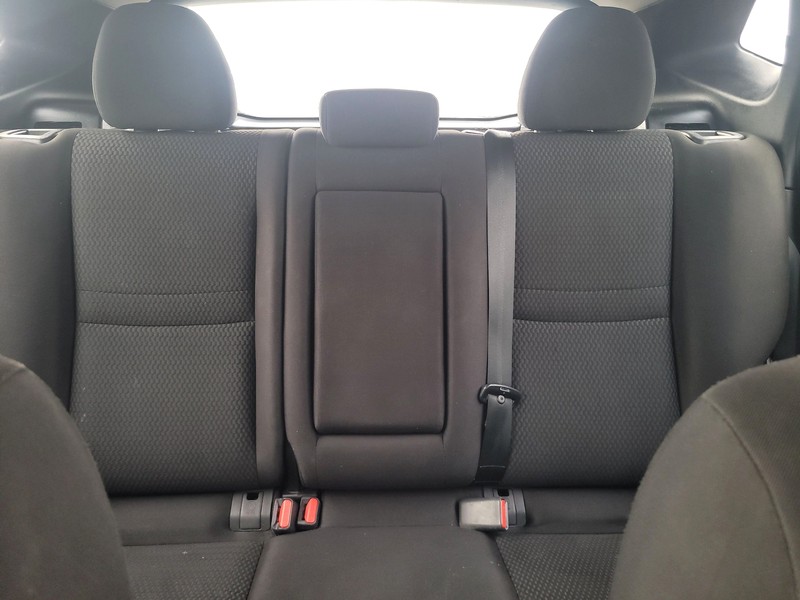 Nissan Rogue Sport Vehicle Full-screen Gallery Image 12