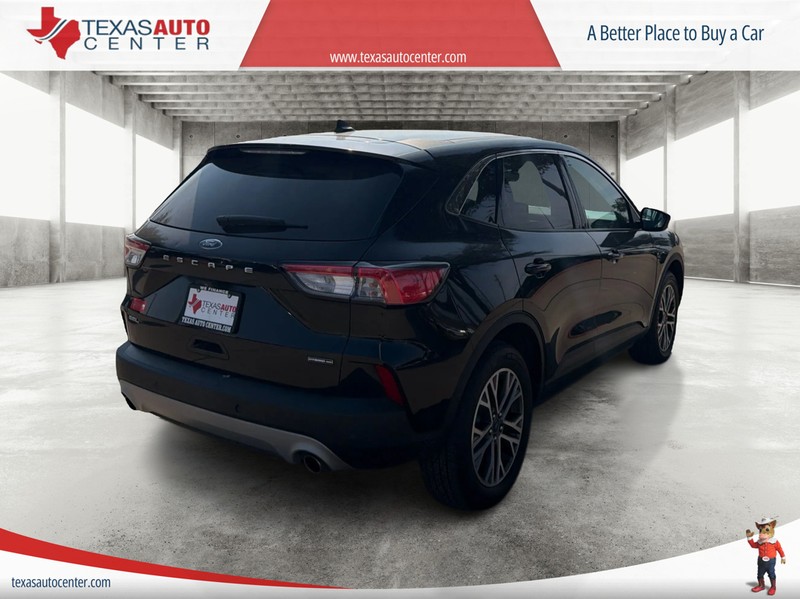 Ford Escape Vehicle Full-screen Gallery Image 07