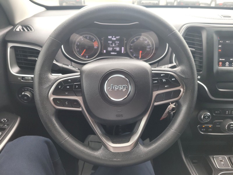 Jeep Cherokee Vehicle Full-screen Gallery Image 14