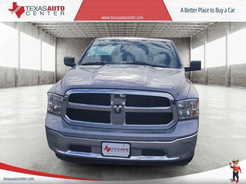 Ram 1500 Classic Vehicle Full-screen Gallery Image 03