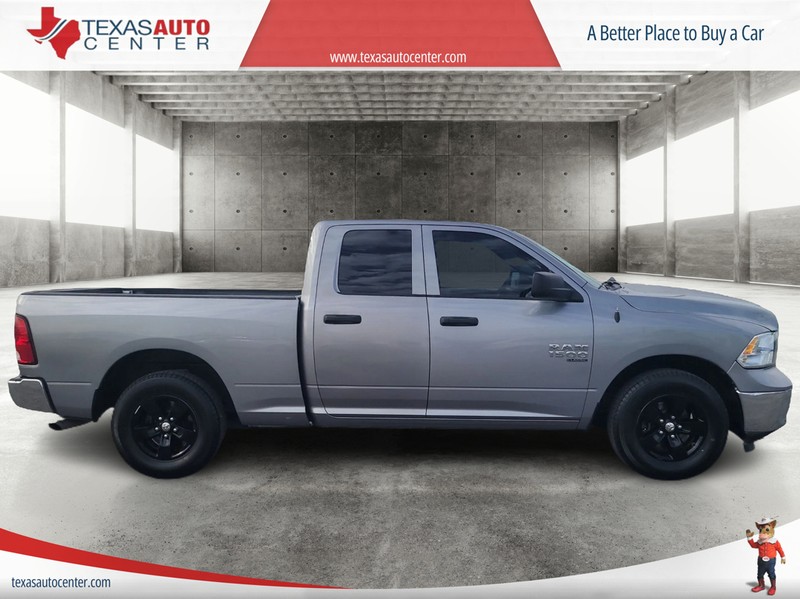 Ram 1500 Classic Vehicle Full-screen Gallery Image 04