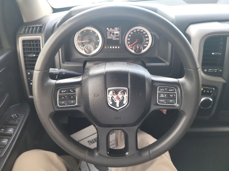 Ram 1500 Classic Vehicle Full-screen Gallery Image 13