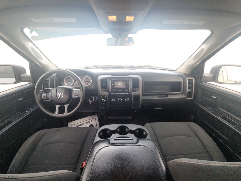 Ram 1500 Classic Vehicle Full-screen Gallery Image 14