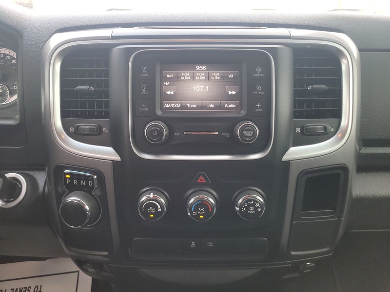 Ram 1500 Classic Vehicle Full-screen Gallery Image 11