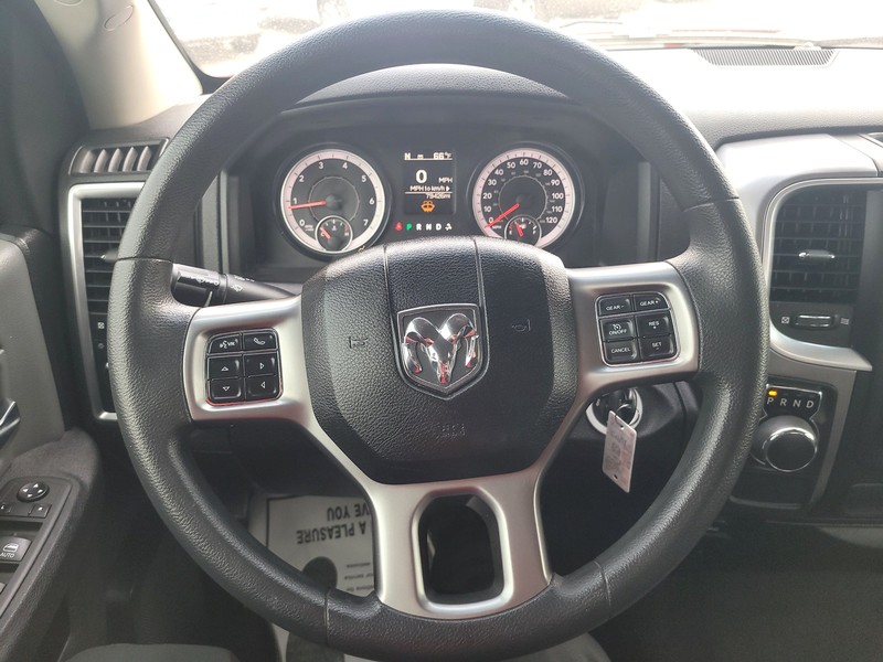 Ram 1500 Classic Vehicle Full-screen Gallery Image 13