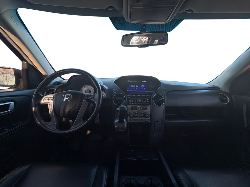 Honda Pilot Vehicle Full-screen Gallery Image 15