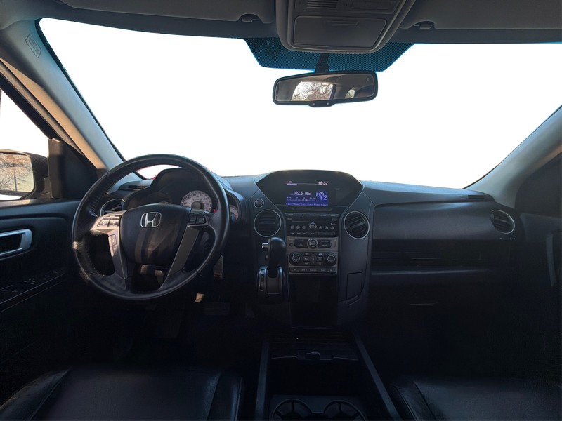 Honda Pilot Vehicle Full-screen Gallery Image 16