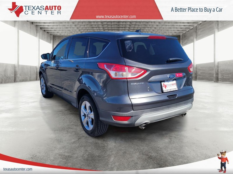 Ford Escape Vehicle Full-screen Gallery Image 3