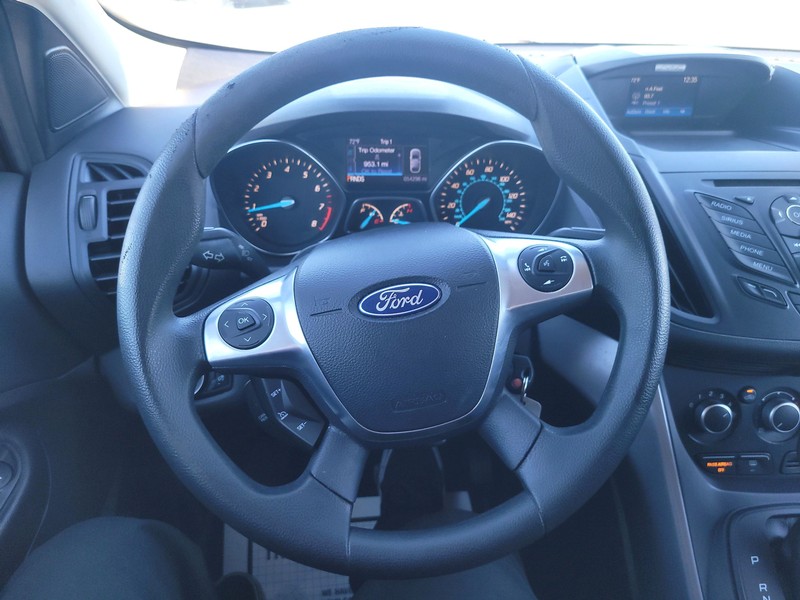 Ford Escape Vehicle Full-screen Gallery Image 12