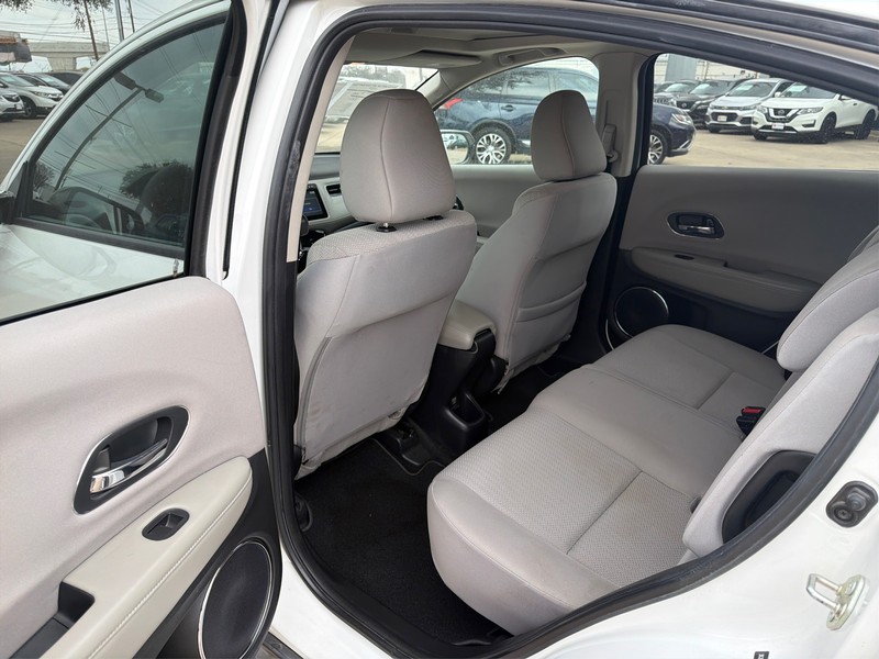 Honda HR-V Vehicle Full-screen Gallery Image 10