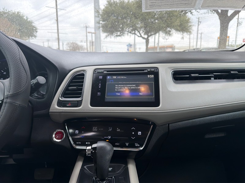 Honda HR-V Vehicle Full-screen Gallery Image 12