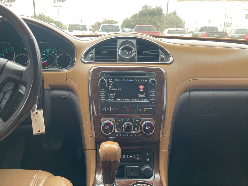 Buick Enclave Vehicle Full-screen Gallery Image 11