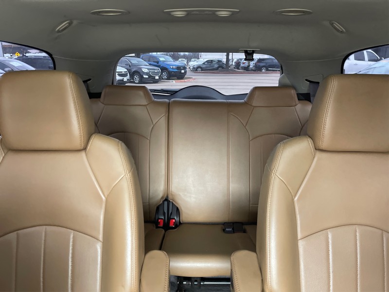 Buick Enclave Vehicle Full-screen Gallery Image 17