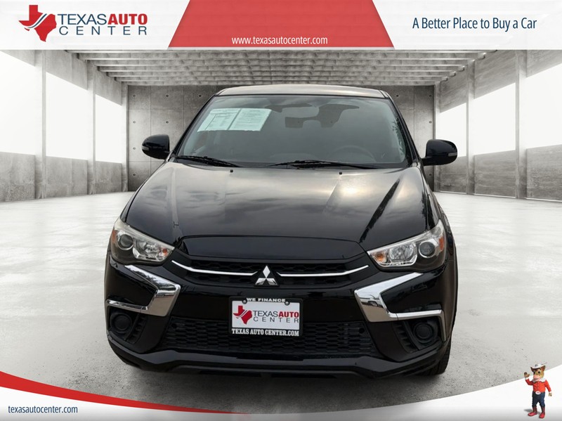 Mitsubishi Outlander Sport Vehicle Full-screen Gallery Image 03