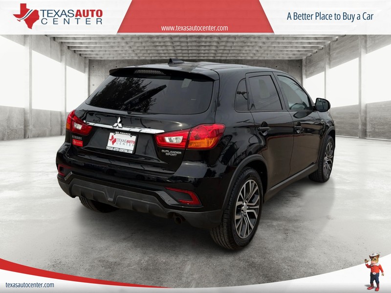 Mitsubishi Outlander Sport Vehicle Full-screen Gallery Image 07