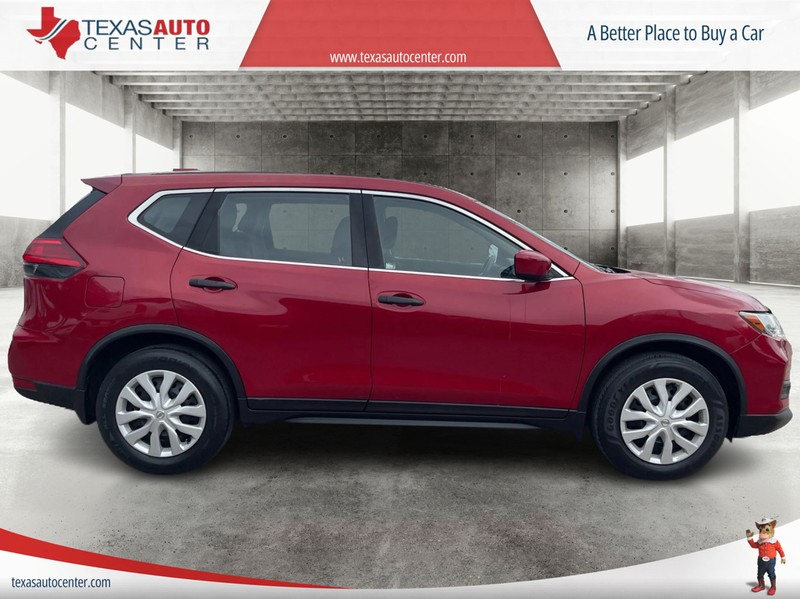 Nissan Rogue Vehicle Full-screen Gallery Image 04