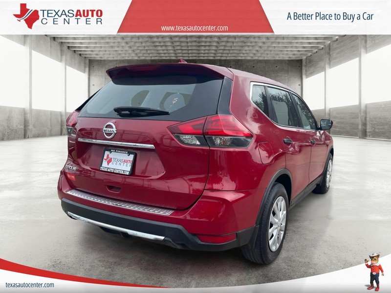 Nissan Rogue Vehicle Full-screen Gallery Image 05