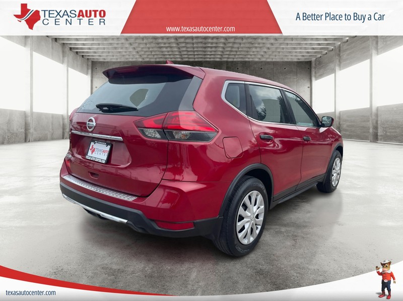 Nissan Rogue Vehicle Full-screen Gallery Image 06