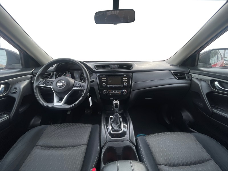 Nissan Rogue Vehicle Full-screen Gallery Image 14