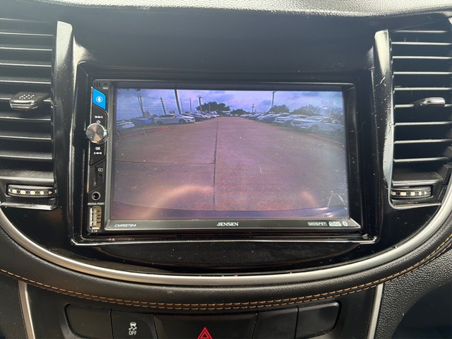 Chevrolet Trax Vehicle Full-screen Gallery Image 17