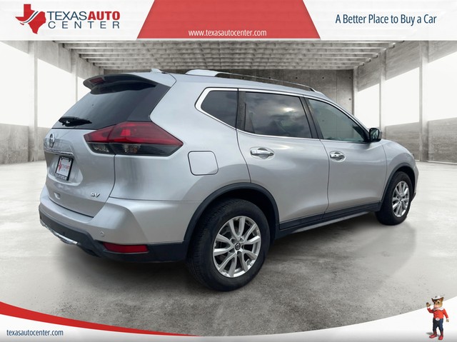 Nissan Rogue Vehicle Full-screen Gallery Image 6