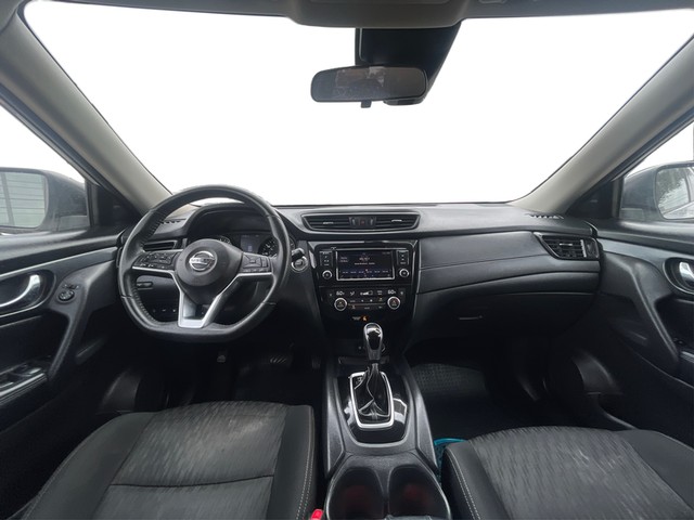 Nissan Rogue Vehicle Full-screen Gallery Image 15