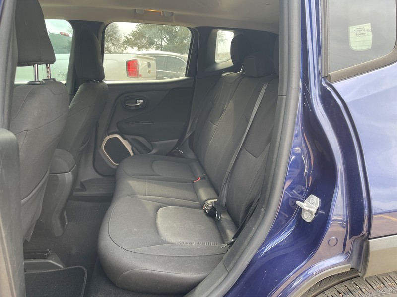 Jeep Renegade Vehicle Full-screen Gallery Image 09