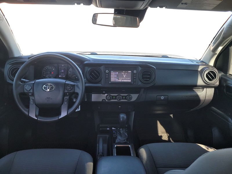 Toyota Tacoma 2WD Vehicle Full-screen Gallery Image 15