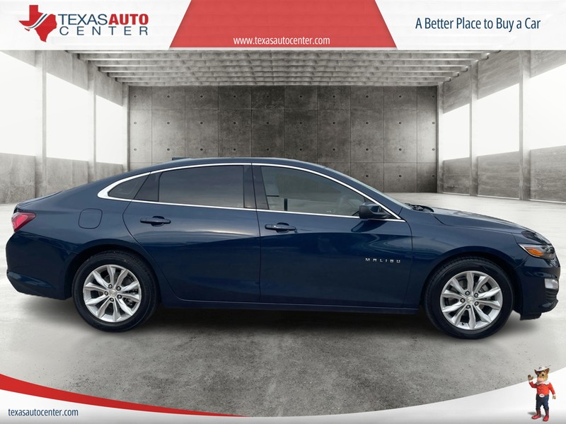 Chevrolet Malibu Vehicle Full-screen Gallery Image 4