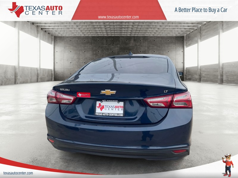 Chevrolet Malibu Vehicle Full-screen Gallery Image 5