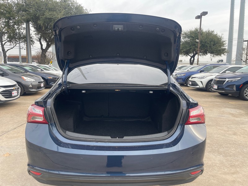 Chevrolet Malibu Vehicle Full-screen Gallery Image 10