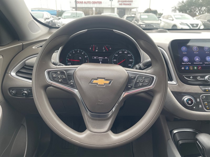 Chevrolet Malibu Vehicle Full-screen Gallery Image 13