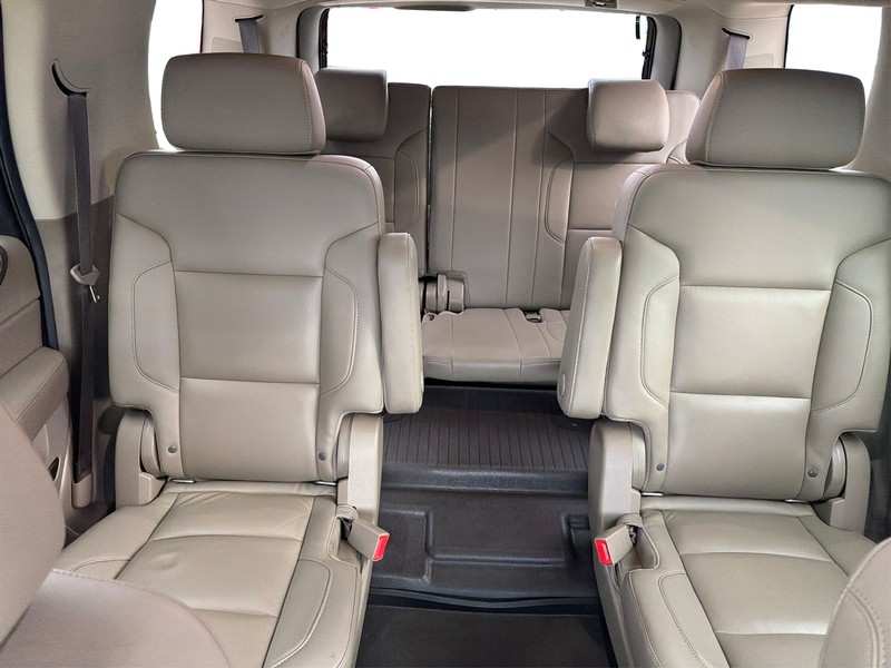 GMC Yukon Vehicle Full-screen Gallery Image 13